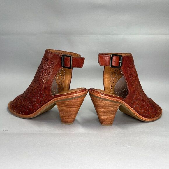 Trask Parker Sandals Women's Size 7 Rust Slingback Perforated Leather Heels - Picture 6 of 11